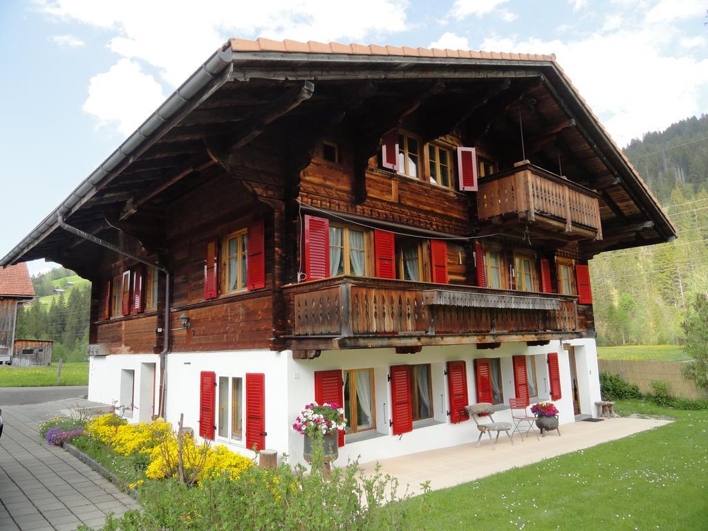Casa Antica Lägenhet Gstaad Exteriör bild