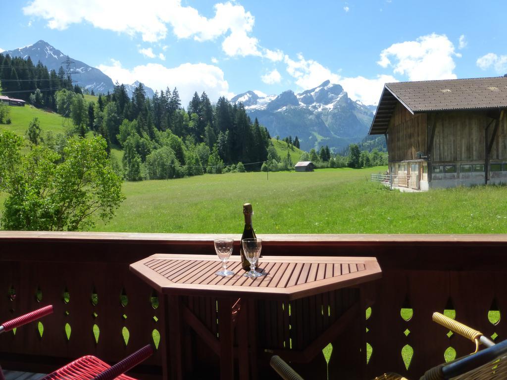 Casa Antica Lägenhet Gstaad Exteriör bild